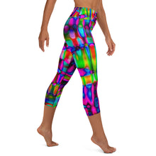 Load image into Gallery viewer, Tapestry Yoga Capri Leggings